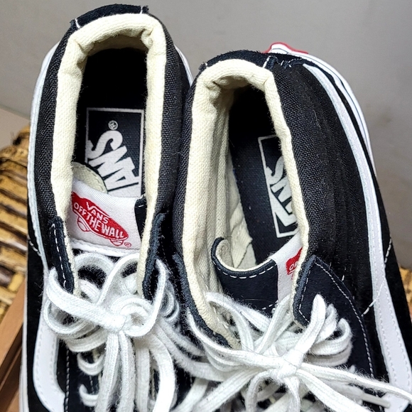 Vans Sk8-Hi sneakers in the classic Black/White color HIGH TOPS WMNS 8.5/MENS 7 - Picture 14 of 16